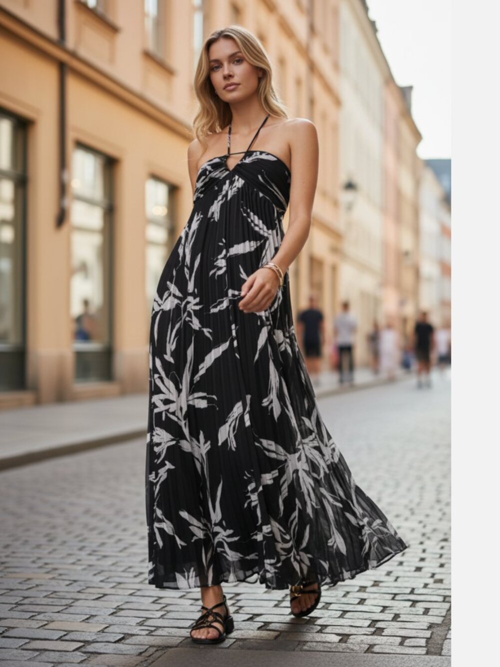 NWOT White House Black Market halter Neck Pleated Maxi Dress Black White 10
